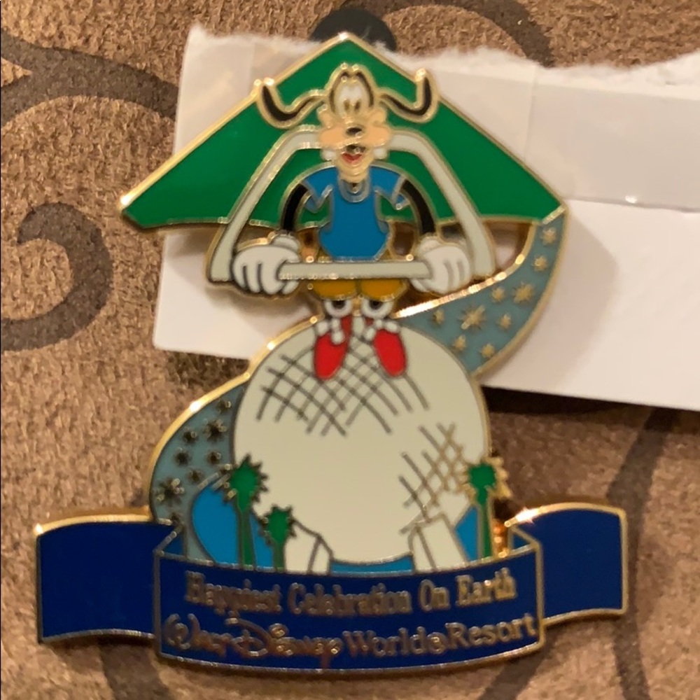 Disney World Goofy Epcot Soarin’ Pin